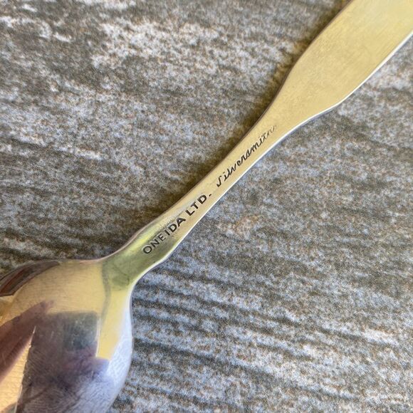 𝅺VINTAGE | 1972 Noel Collector Spoon #3 - Picture 4 of 4